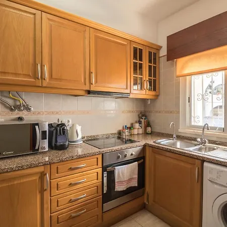 Apartament T2 In Oldtown Near To Beach