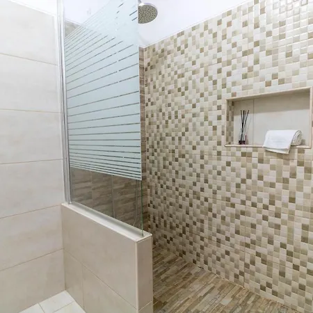 T2 In Oldtown Near To Beach Apartament *